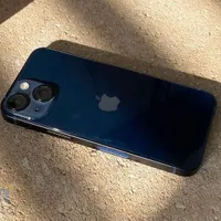 اپل iPhone 13 با حافظهٔ ۱۲۸ گیگابایت