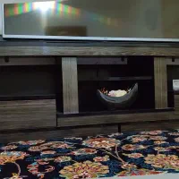 میز تلویزیون ساعت ایستاده