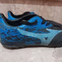 کفش فوتبال سایز ۳۷