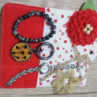 ساعت و دستبند و جاکلیدی