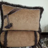 پشتی و بالشت