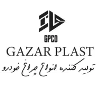 راننده نیسان با ماشین