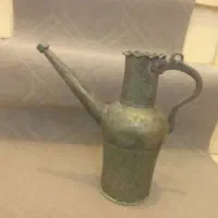 آفتابه مسی قدیمی|کلکسیون اشیاء عتیقه|قم, لسانی|دیوار