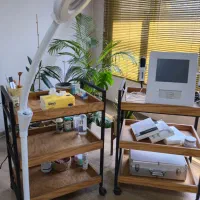 فروش تخت، صندلی، ترولی، قفسه و لوپ چراغدار|آرایشگاه و سالن‌های زیبایی|تهران, نارمک|دیوار
