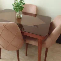 میز غذا خوری ۴ نفره در حد نو