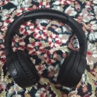 یک عدد هدفون درحد نو بلوتوثی