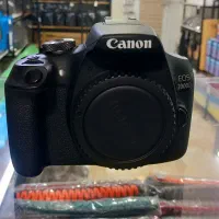 دوربین کنون ۲۰۰۰ دی با لنز ۱۸.۵۵|دوربین عکاسی و فیلم‌برداری|قم, دورشهر|دیوار