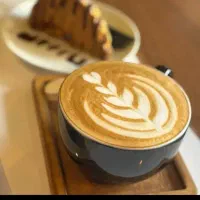 به یک خانم باریستا جهت کار در کافه