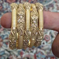 ۵ تا النگو ۱۸ عیار بوزن ۵۶/۵ گرم