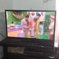 میز تلویزیون شیشه ای