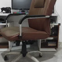 صندلی و میز کامپیوتر