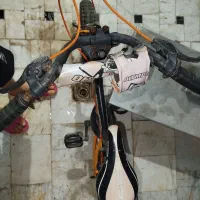 دوچرخه|دوچرخه، اسکیت، اسکوتر|قم, قلعه یزدیها|دیوار