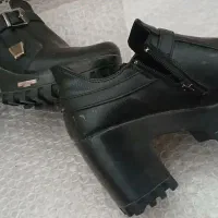 کفش سایز ۳۸