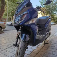 sym j200 در حد صفر کارکرد کم