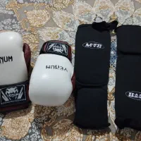 یک جفت دستکش ونوم یه جفت هم ساقبند جورایی|تجهیزات ورزشی|پارسآباد, |دیوار