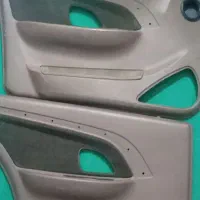 تو دری پژو و صندوق
