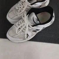 کتونی سفید ومشکی نیو بالانس سایز۳۸