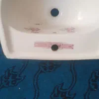 روشویی همرا باآینه کاملا سالم