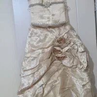 پیراهن نامزدی