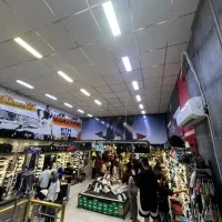 فروشنده خانم