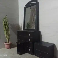 میز آرایشی با آینه