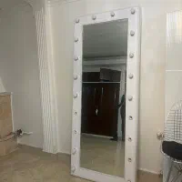 آینه قدی چراغ دار