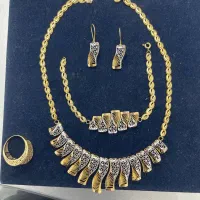 سرویس کامل نزدیک۵۰گرم فروش یکجاو فوری ۱۰۰ بالای فی