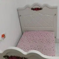 تخت و کمد در حد نو