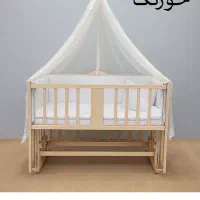 تخت کنار مادر گهواره شو