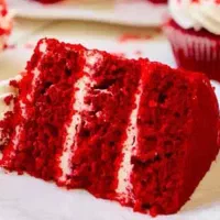 انواع کیک و دسر وژله و حلوا برای مراسم و کافه ها