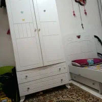 تخت و کمد