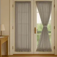 خدمات و شستشو انوع پرده‌ها با مواد نانو خود پارچه