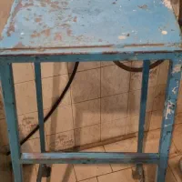 چهارپایه آهنی محکم