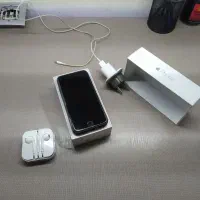 آیفون 6 64g با شارژر اصلی و هنذفری اصلی