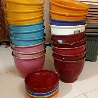 گلدان قهوه ای سفید سیاه و رنگی