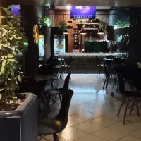 باریستا خانم(درصورت نیاز همراه با اموزش)