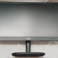 فروش تعدادی مانیتورLED به همراه  یک کیس کامپیوتر