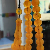 دوعدد تسبیح کهربای فول رگه استاد یعقوب ادب