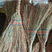 فروش جارو بصورت عمده سبز و قرمز موجود است|لوازم نظافت|میانه, |دیوار