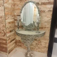 اینه و شمعدان و میز تروتمیز و سالم سایز متوسط آینه|آینه|رشت, کوی حسینی|دیوار