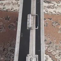 چمدان محکم و قفل دار