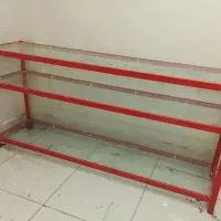 ویترین ۲متری سالم کابینت ۱متری هم ۳عدد هست