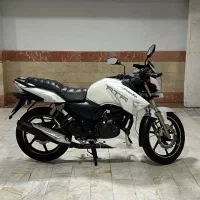 اپاچی ۱۸۰ سفیدمدل۱۳۹۴تمیز بدون خرج