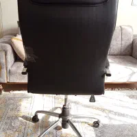 صندلی گردان اداری