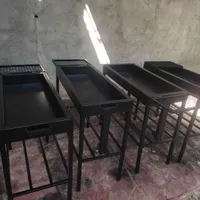 کباب پر .منقل ایستاده
