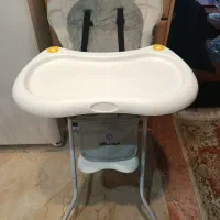 صندلی غذا خوری کودک در حد نو