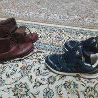 پوتین و کتونی|کیف، کفش، کمربند|بومهن, |دیوار