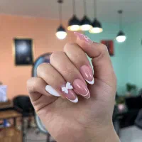 ارائه خدمات تخصصی ناخن