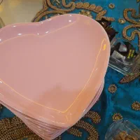 پیشدستی صورتی مدل قلب تعداد ۱۲ عدد|ظروف سرو و پذیرایی|تهران, تهرانپارس شرقی|دیوار