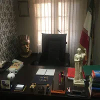 وکیل دادگستری با بیست سال سابقه کار